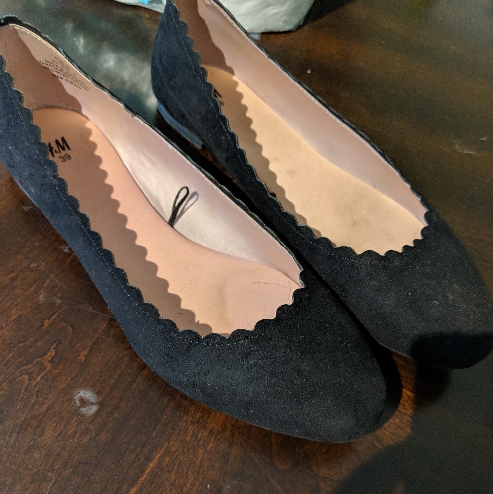 Scalloped ballet flats